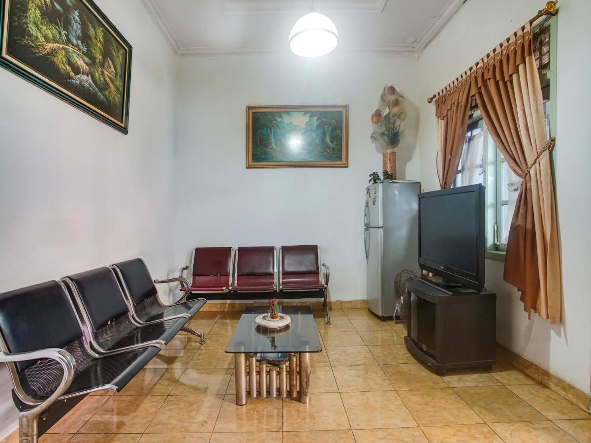 Oyo 90771 Mess 19 Syariah Hotel Bandar Lampung Luaran gambar